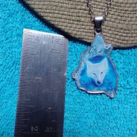 Silvertone blue white wolf necklace - Picture 3 of 5